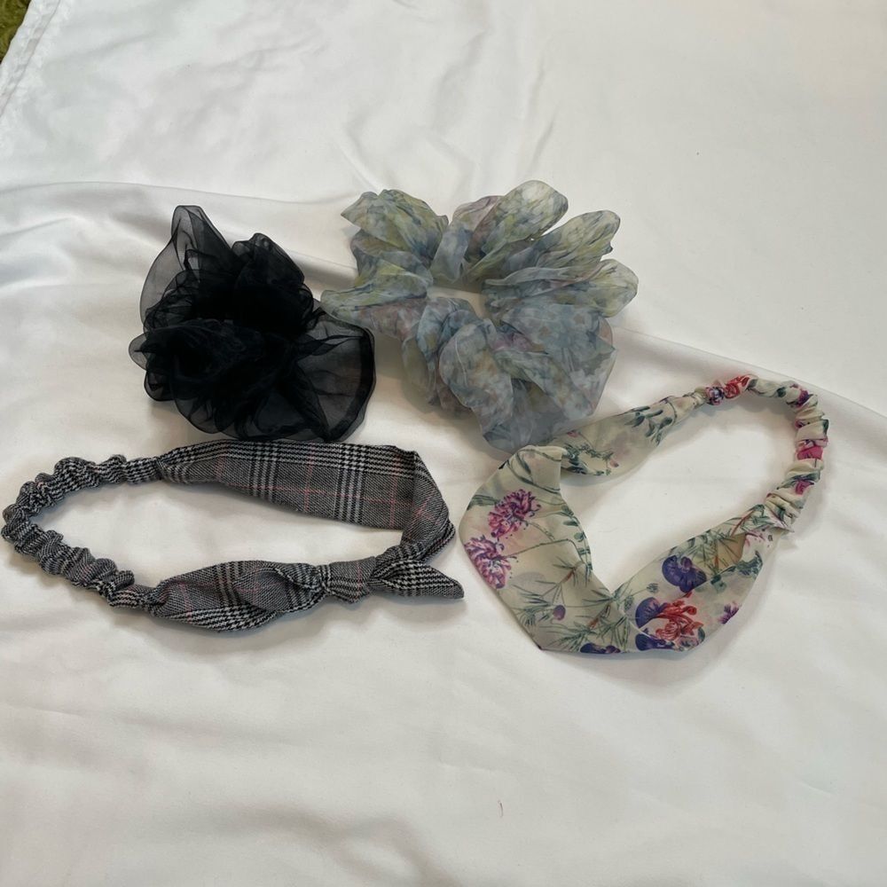 Unbranded OS hair scrunches/hair bands.